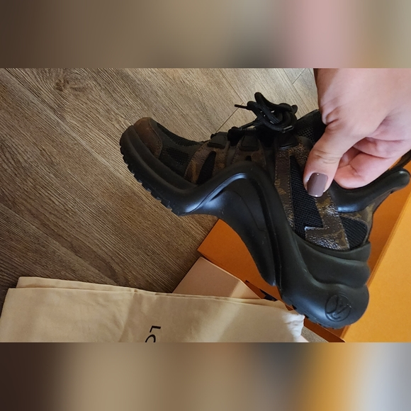 Louis Vuitton Archlight Sneaker, Size 37, Black and Brown - Picture 10 of 13